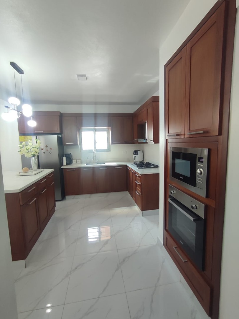 apartamentos - Apartamento con Patio, Amueblado en Llanos de Gurabo 5