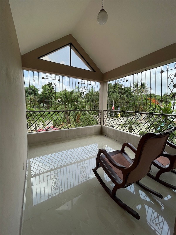 casas - Venta de casa en alameda Santo Domingo con 700mts y piscina 2