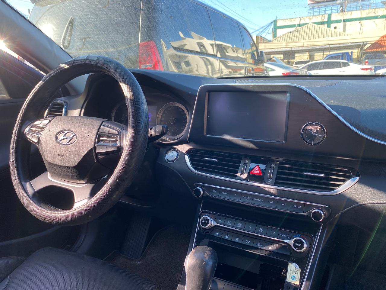 carros - HYUNDAI GRANDEUR 2017 NEGRO DESDE: RD$690,000.00 - 2