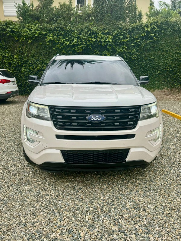 jeepetas y camionetas - Ford Explorer 2017 panorámica 