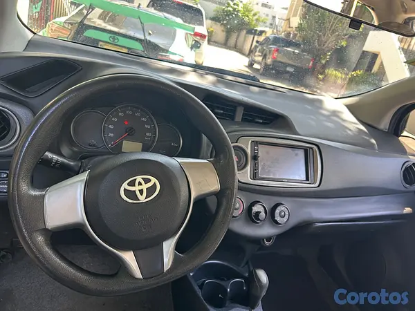 carros - Toyota vitz 2013 4 cilindros 3