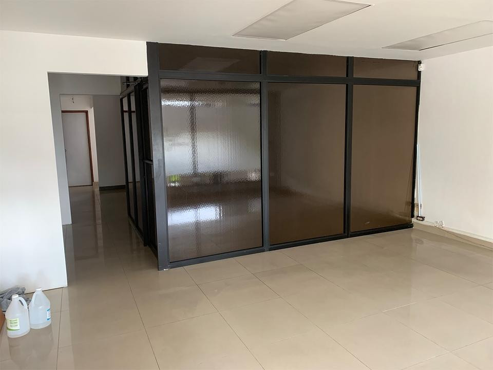 oficinas y locales comerciales - Local céntrico en Naco 4