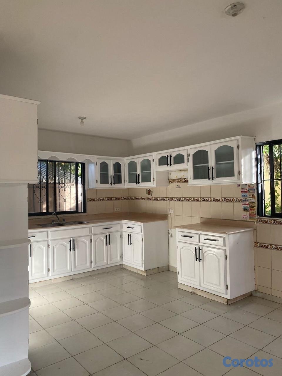 casas - venta de casa con 300mts próximo a la avenida España Santo Domingo este  7