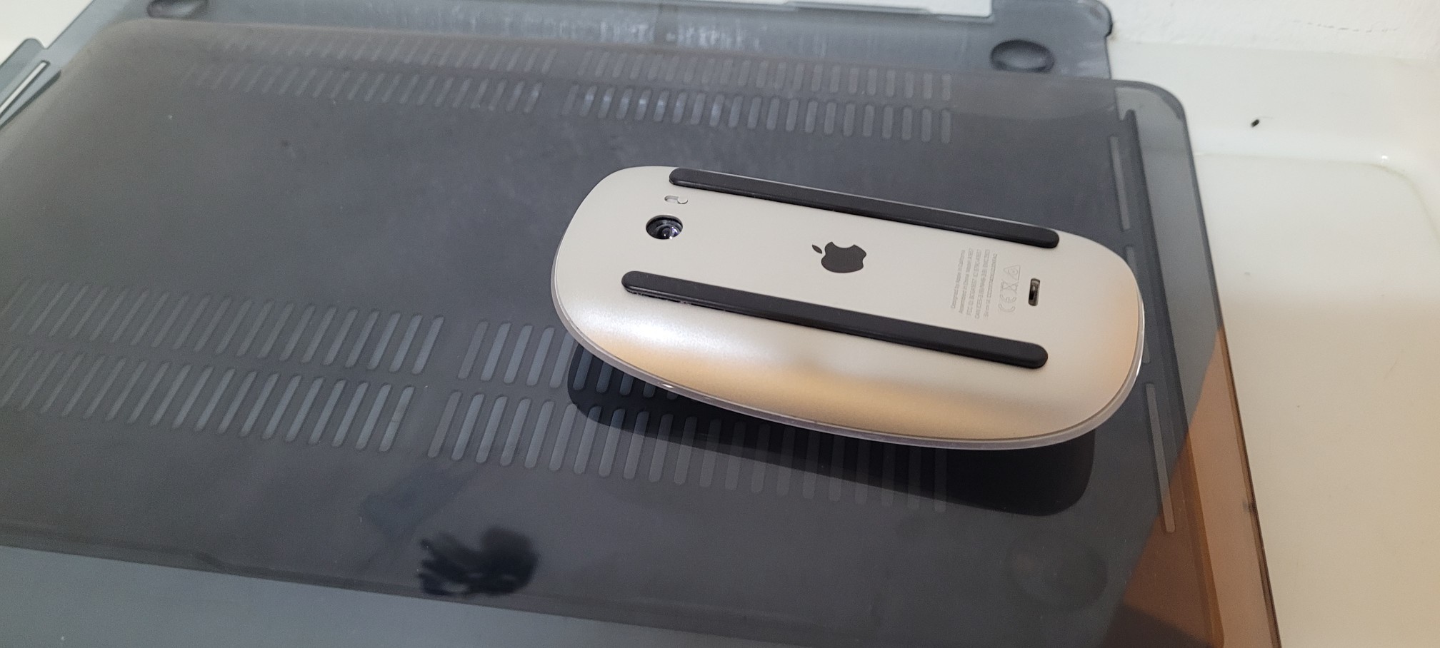 computadoras y laptops - Magic mause 2 y Cover de macbook pro 0