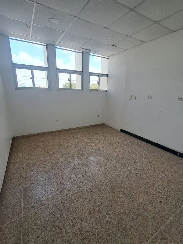 oficinas y locales comerciales - Amplio local para oficinas en Miraflores  2