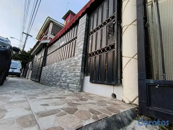casas - Vendo Casa en Santo Domingo a 5 minutos de Carrefour  10