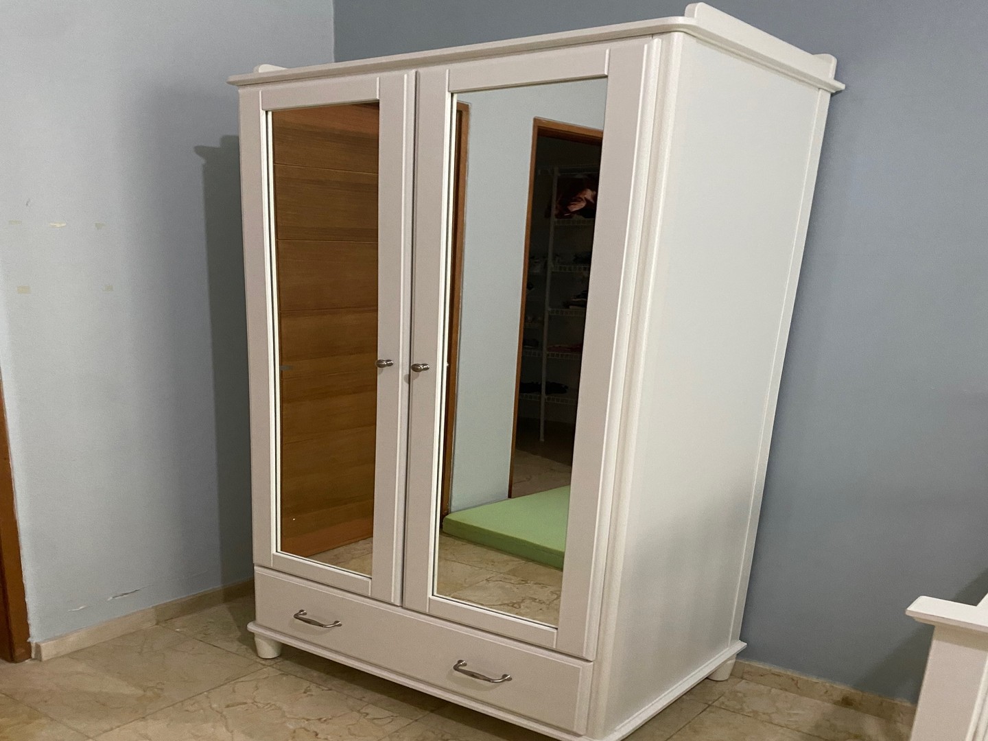 muebles y colchones - Ikea Armario (TYSSEDAL) - Excelente condición