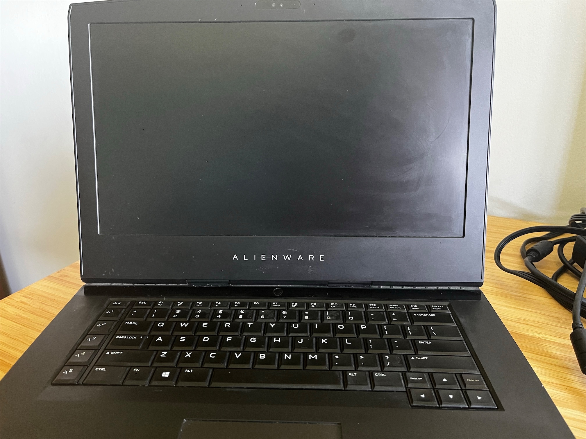 computadoras y laptops - Alienware 15 R3 3