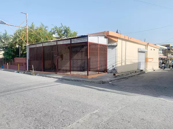 oficinas y locales comerciales - Alquiler esquinero comercial  4