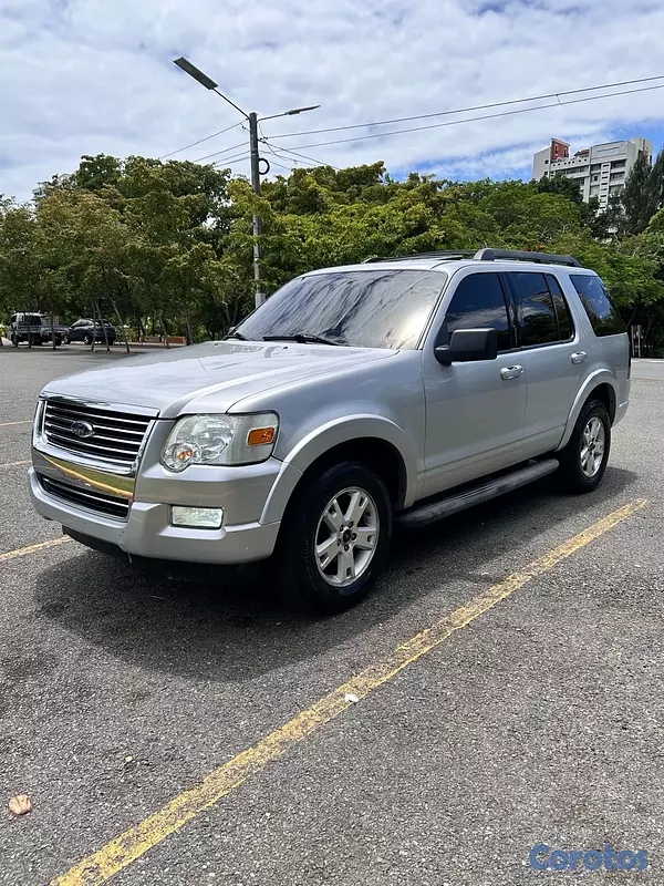 jeepetas y camionetas -     Ford Explorer XLT 2010 de Agencia | Comprada en Viamar | 85K KM Originales 2