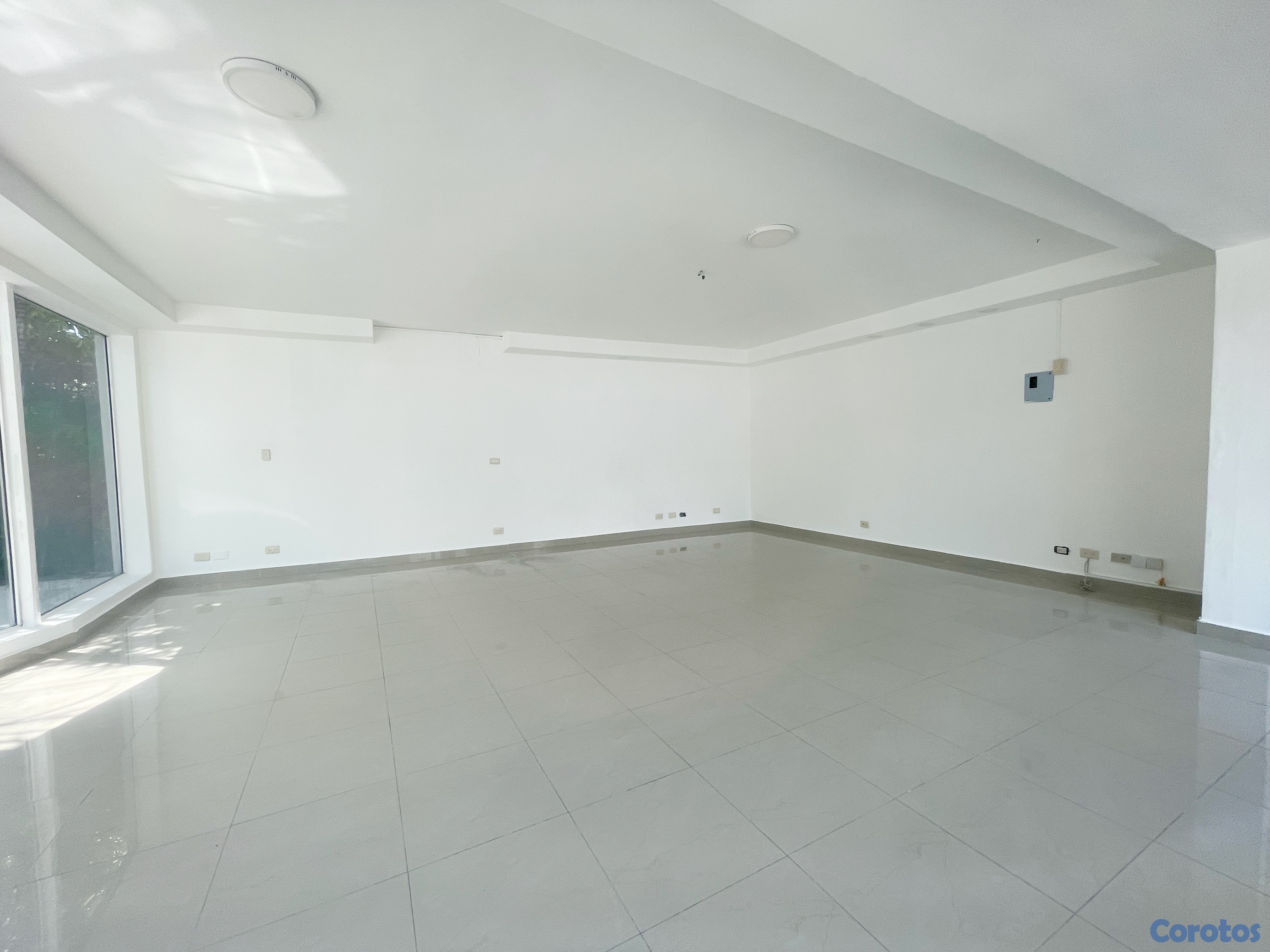 oficinas y locales comerciales - Alquiler local comercial en Bella vista  2