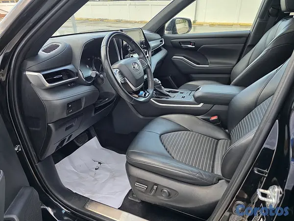 jeepetas y camionetas - Toyota highlander 2022 XSE  3