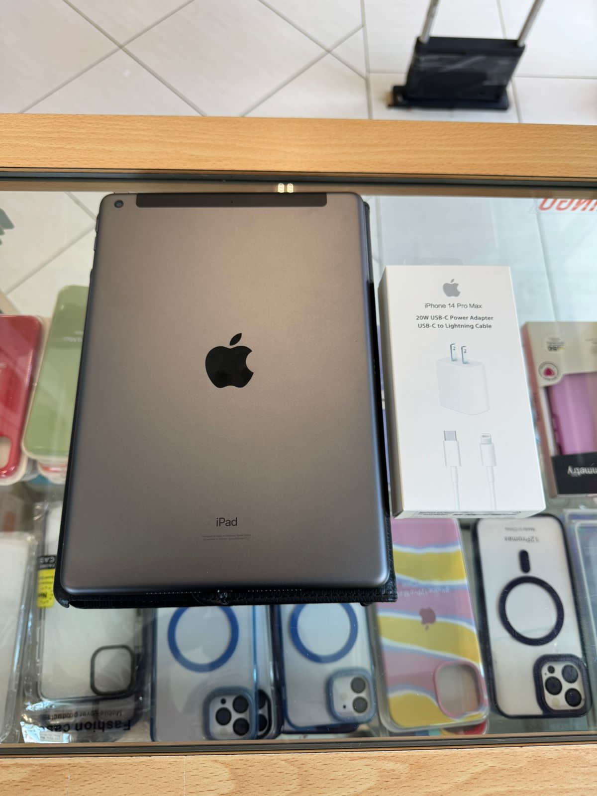 celulares y tabletas - ipad 9th Generation SpaceGray 64 GB WIFI + LTE  1