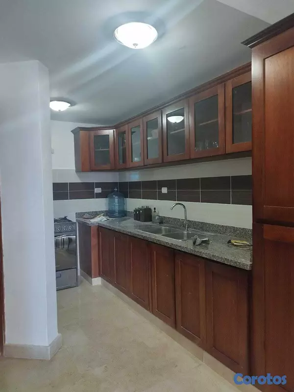 apartamentos - ¡Enriquillo Apartamento con Balcón en piso Alto! 6
