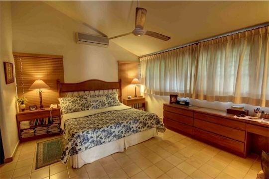 casas - Vendo casa en Arroyo hondo viejo Distrito Nacional de 1,067mts Santo Domingo  5