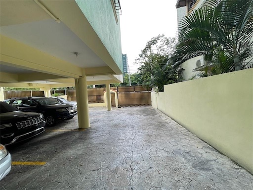 apartamentos - Venta de apartamento en alma rosa 1 con 2 parqueos y 132mts Santo Domingo  8