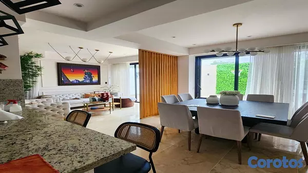 casas - Vendo amplia casa en Arroyo Hondo viejo 317 m2 , 2 niveles 8