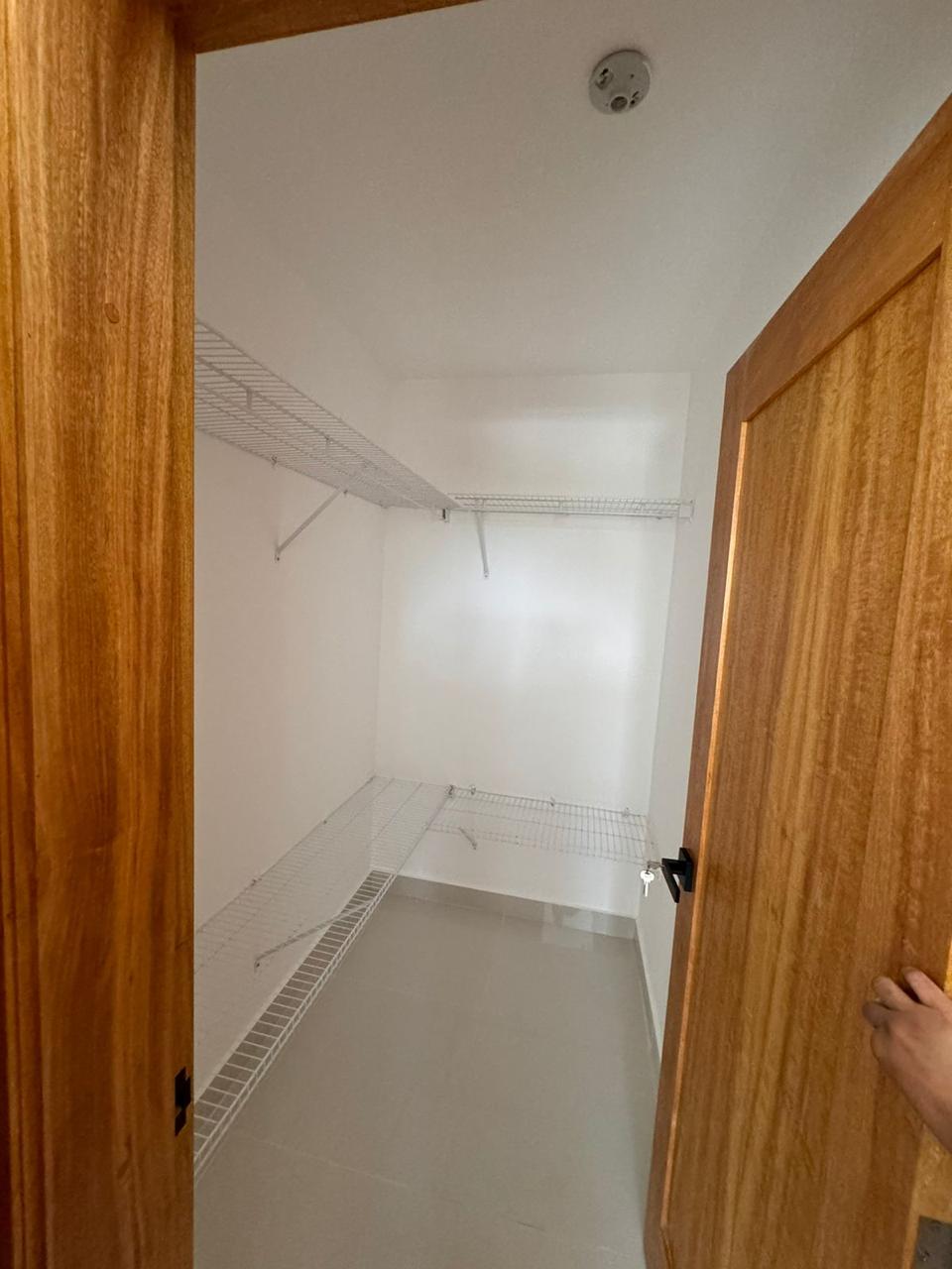 apartamentos - Apartamento 8vo Nivel en Ave. Hispanoamericana  9