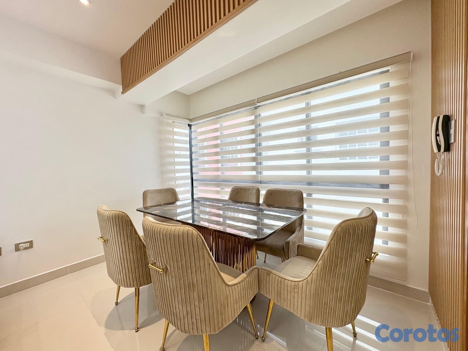 apartamentos - vendo amueblado los restauradores una habitacion 1.5 baños parqueo gas común  4