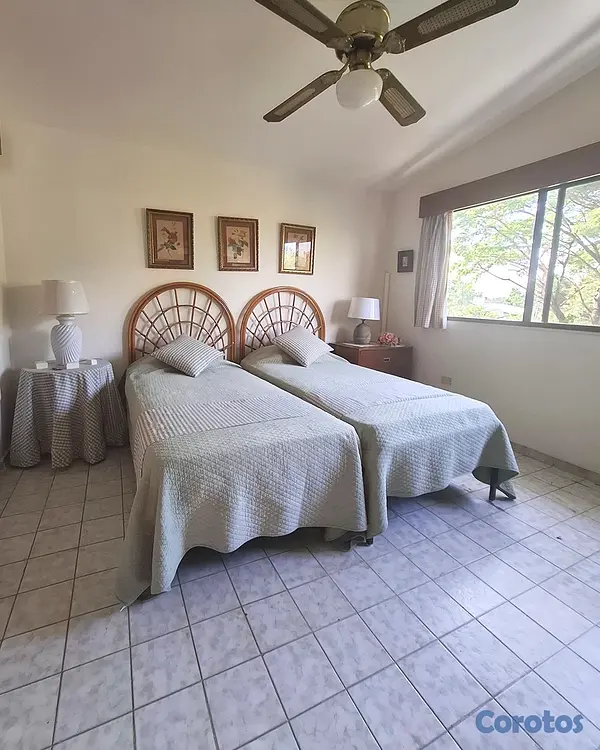 casas - Elegante casa de dos niveles en Altos de Arroyo Hondo II 4