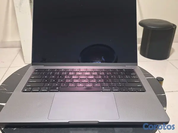 computadoras y laptops - Apple MacBook Pro 14" - M2 Pro, 16GB RAM, 512GB SSD negociables 5