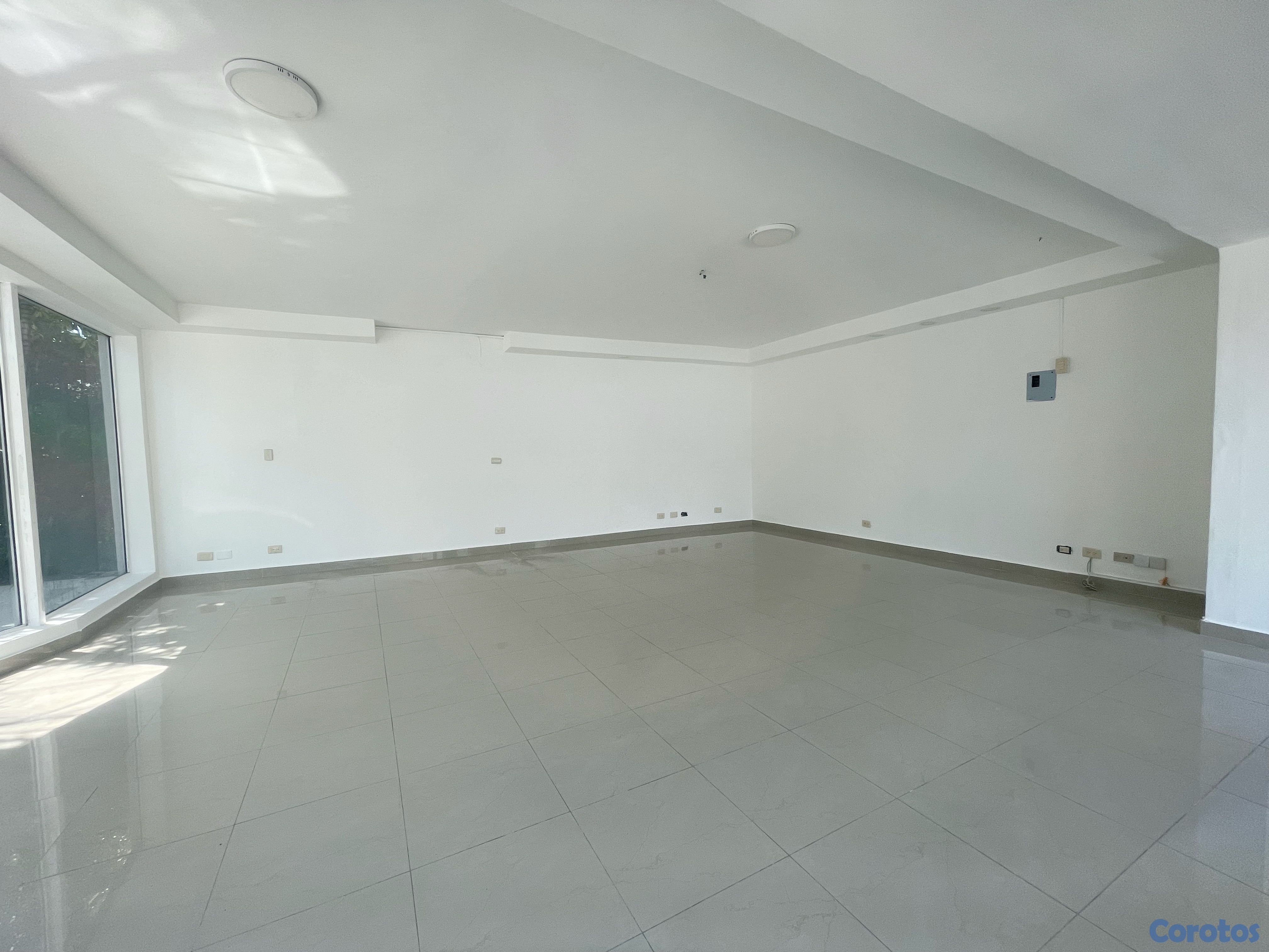 oficinas y locales comerciales - Alquiler local comercial en Bella vista  3