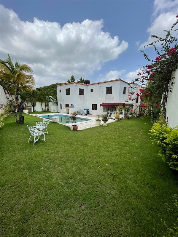 casas - Venta de casa en alameda Santo Domingo con 700mts y piscina 4