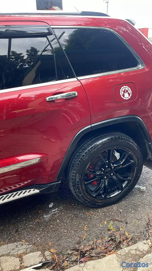 jeepetas y camionetas - Jeep Grand Cherokee 4x4 Laredo   9