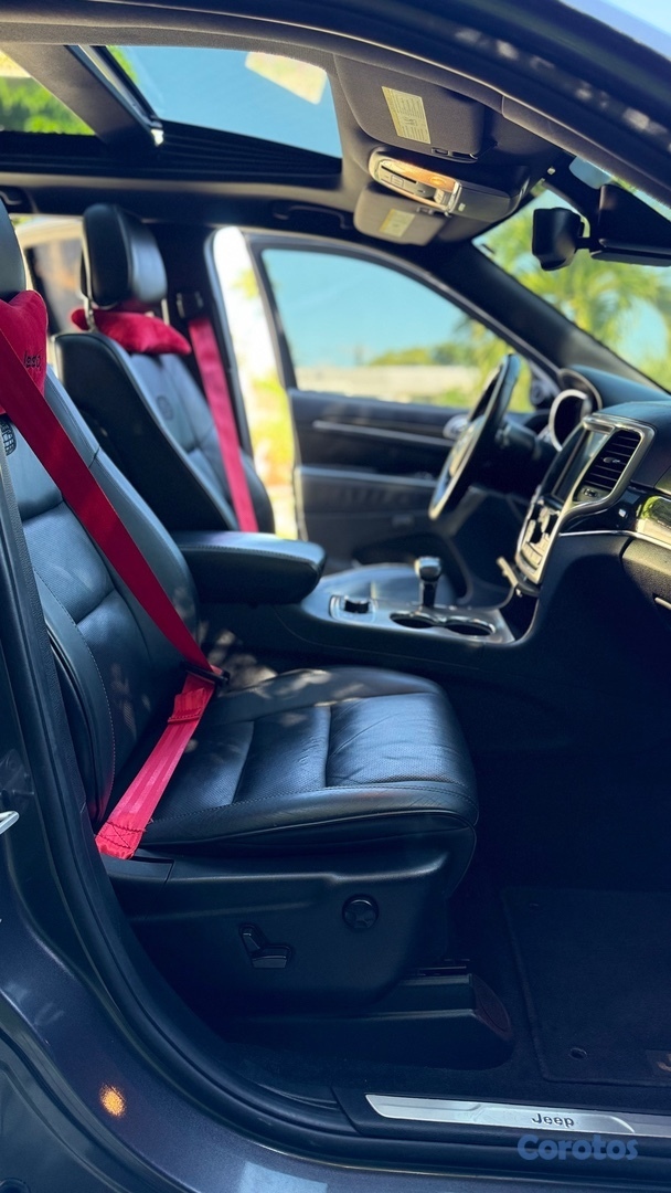 jeepetas y camionetas - Jeep Grand Cherokee Overland 2014 4x4 $799,000 5