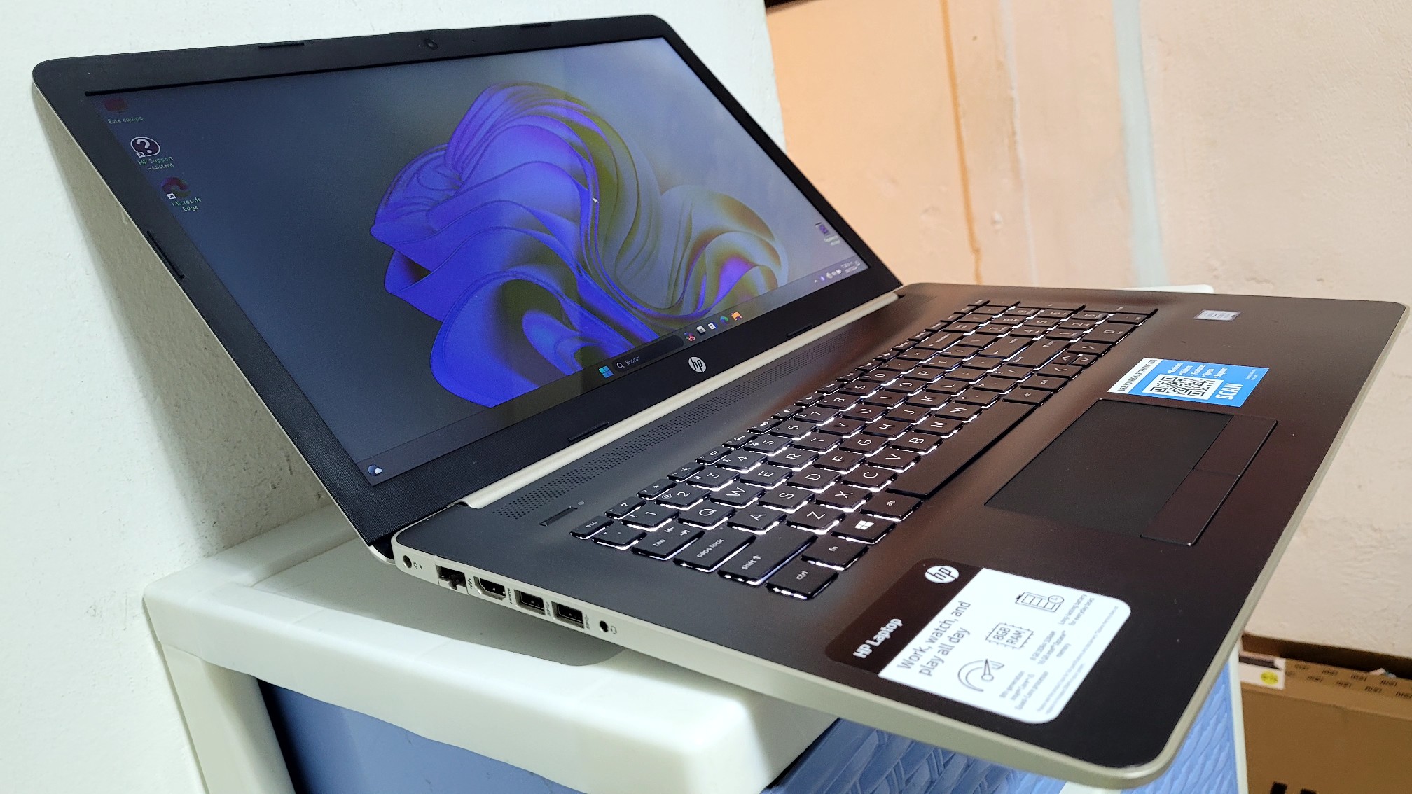 computadoras y laptops - Laptop hp de 17.3 Pulg Core i5 8va Gen Ram 12gb ddr4 Disco 1000gb Video 6gb 1