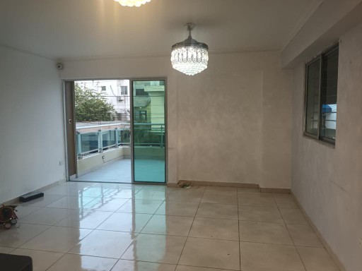 apartamentos - Vendo  Amplio apartamento en 1er nivel en Los Prados 169.67 m23 hab. 6