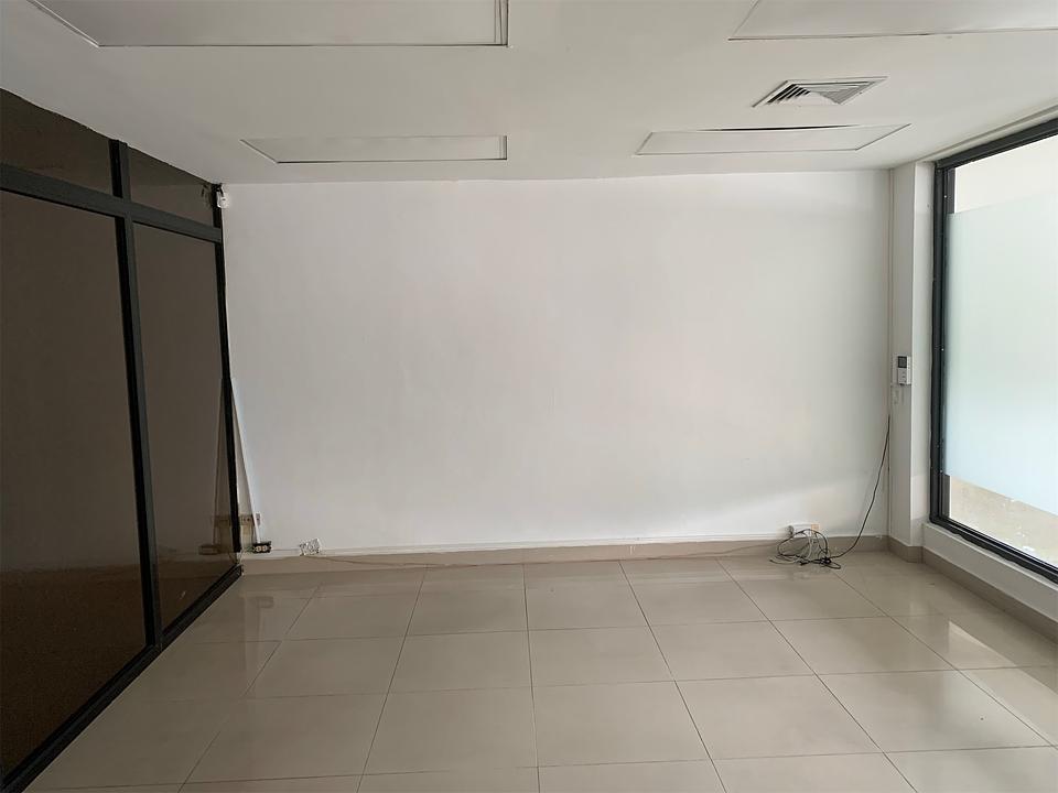 oficinas y locales comerciales - Local céntrico en Naco 6