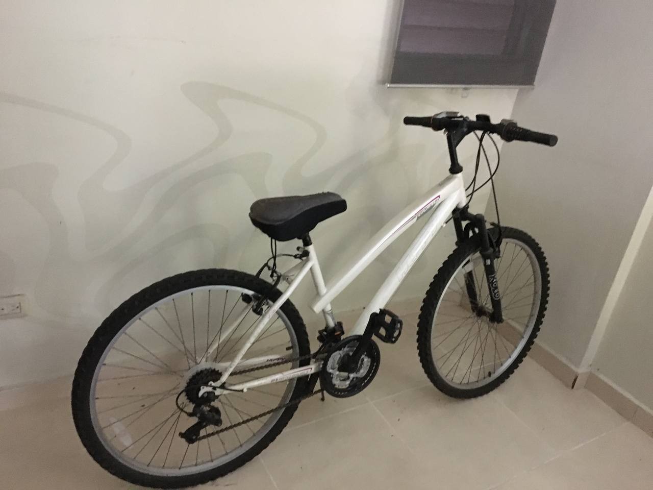 bicicletas y accesorios - Bicicleta blanca aro 26"