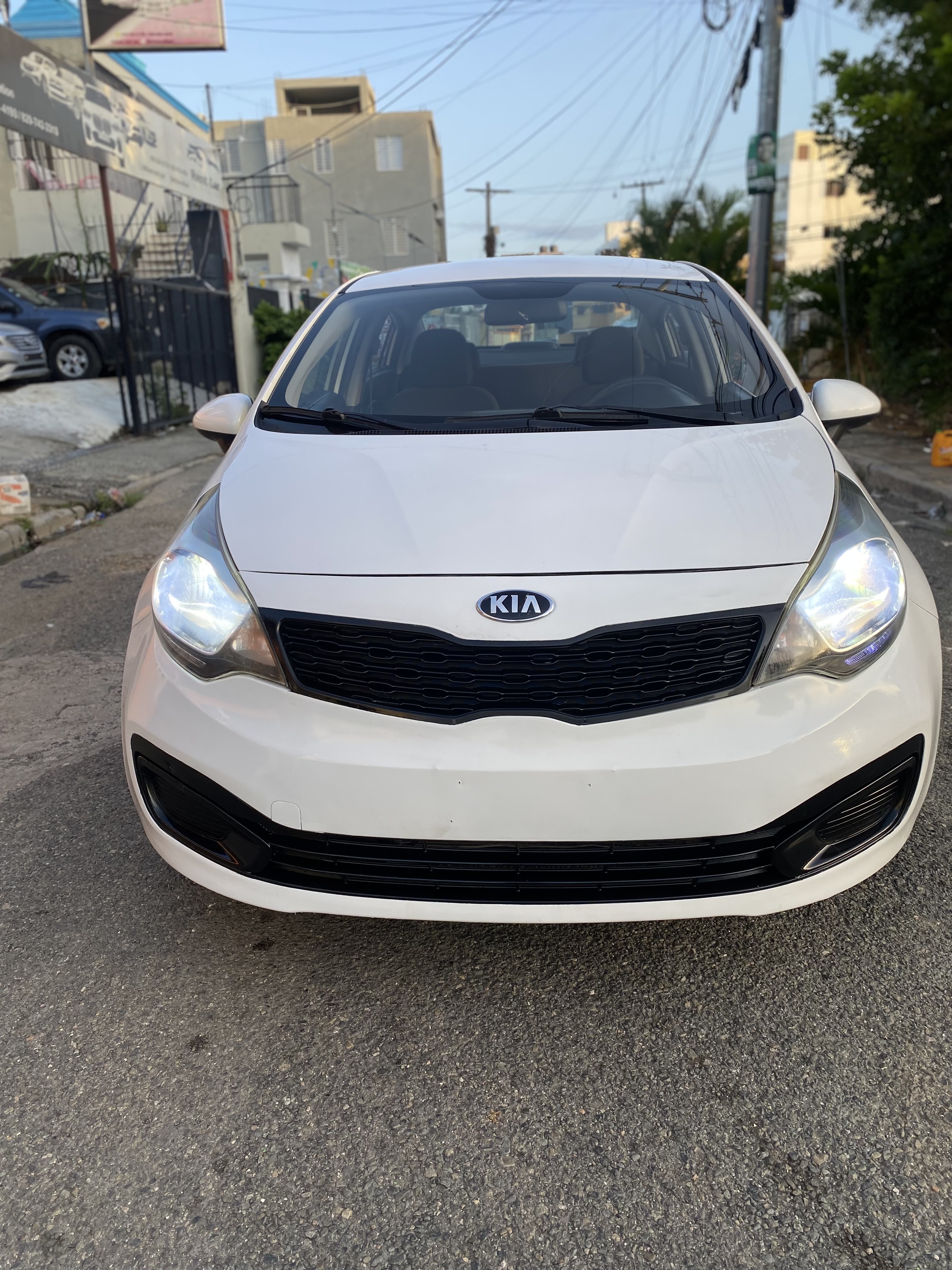 carros - Kia Río 2013 (Motor Doch)