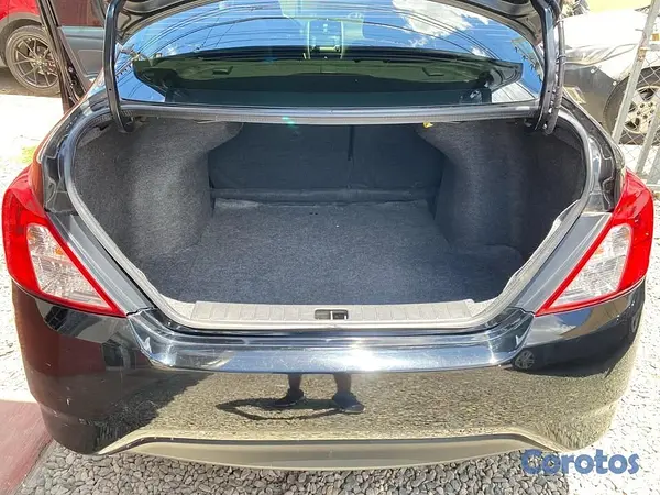 carros - Nissan Versa 2017 9