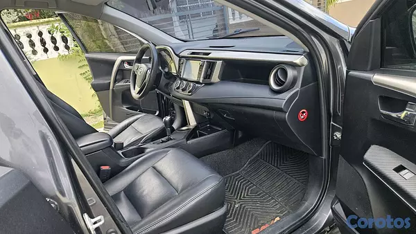 jeepetas y camionetas - Toyota rav4 2015  9