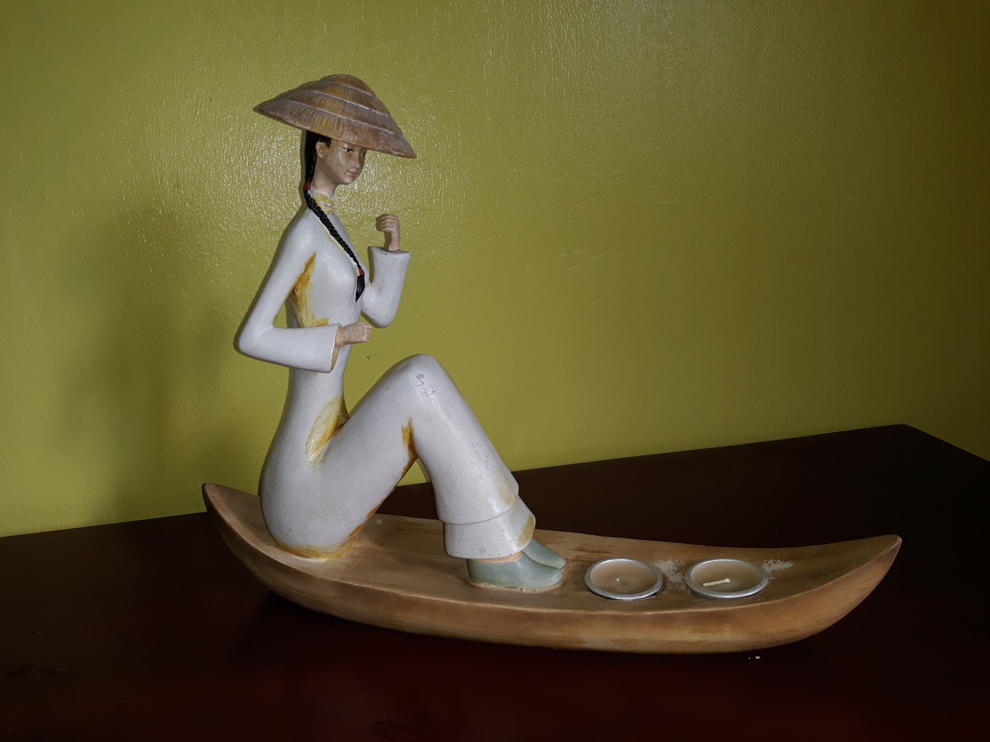 decoración y accesorios - Muñeca Tailandesa en bote 