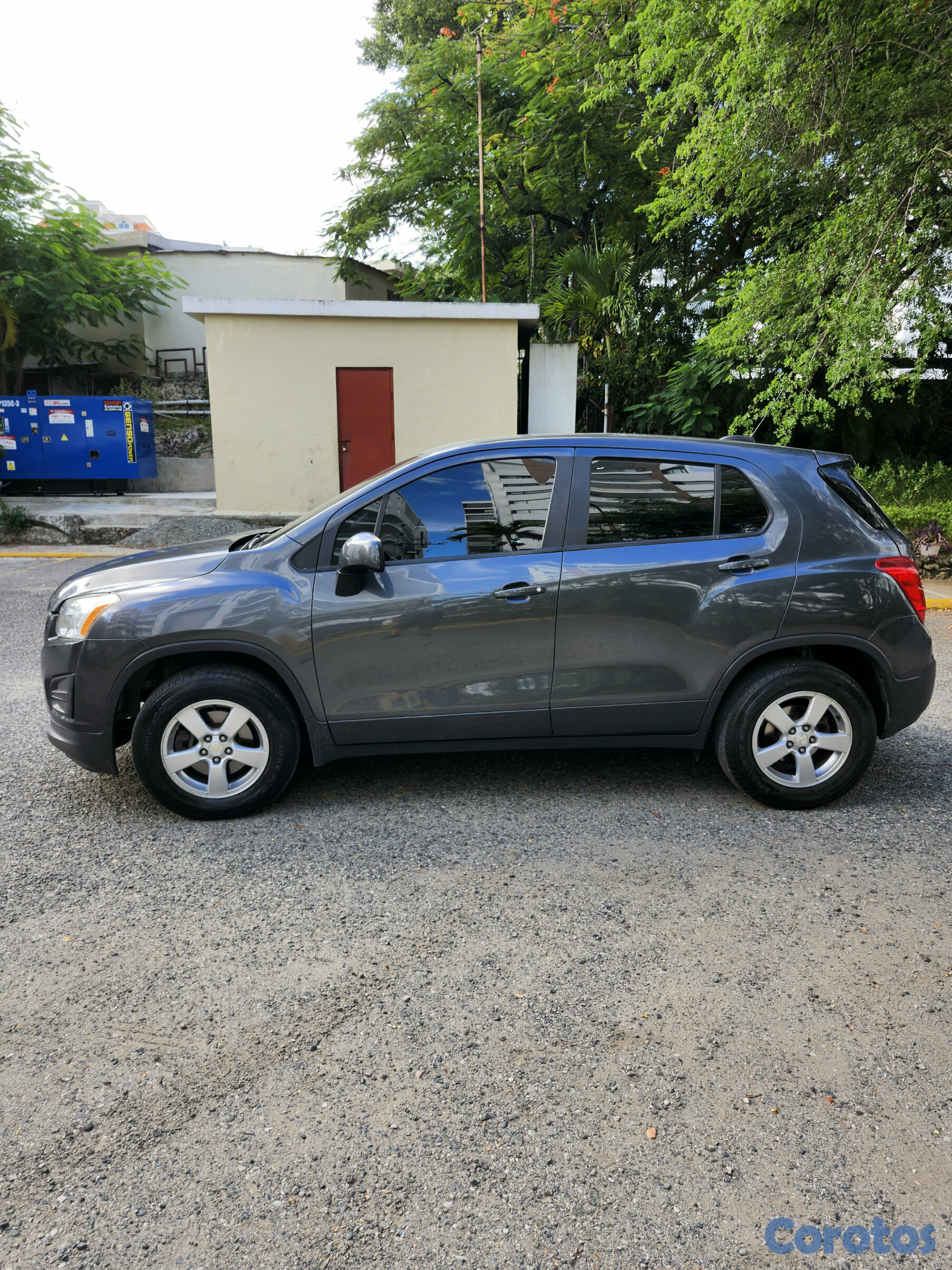 jeepetas y camionetas - Chevrolet Trax LS AWD en excelentes condiciones  4