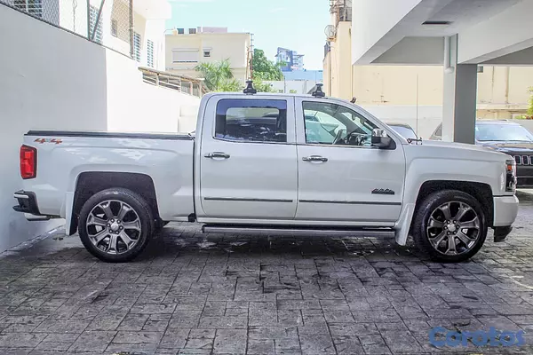 camiones y vehiculos pesados - Chevrolet Silverado High Country  3