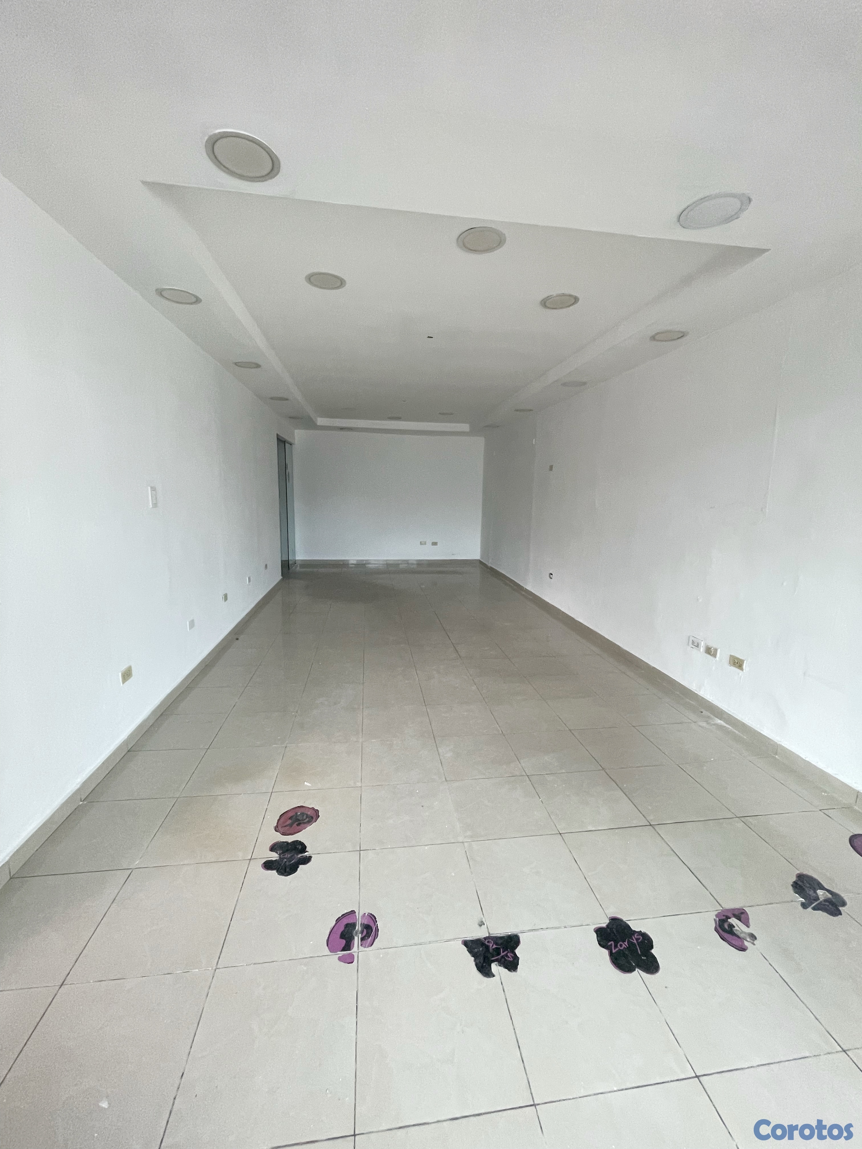 oficinas y locales comerciales - Alquiler local en primer nivel 2