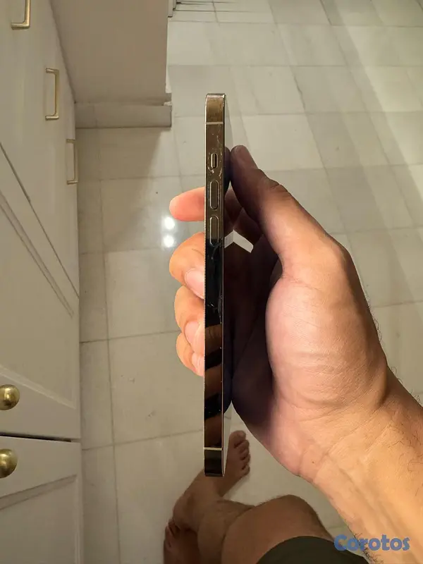 celulares y tabletas - Iphone 15pro como nuevo 2
