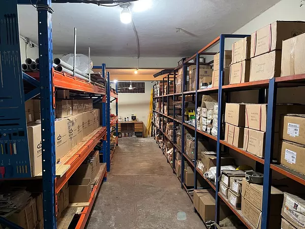 oficinas y locales comerciales - Alquiler local en el Renacimiento  7