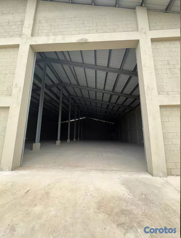 oficinas y locales comerciales - NAVE COMERCIAL 4