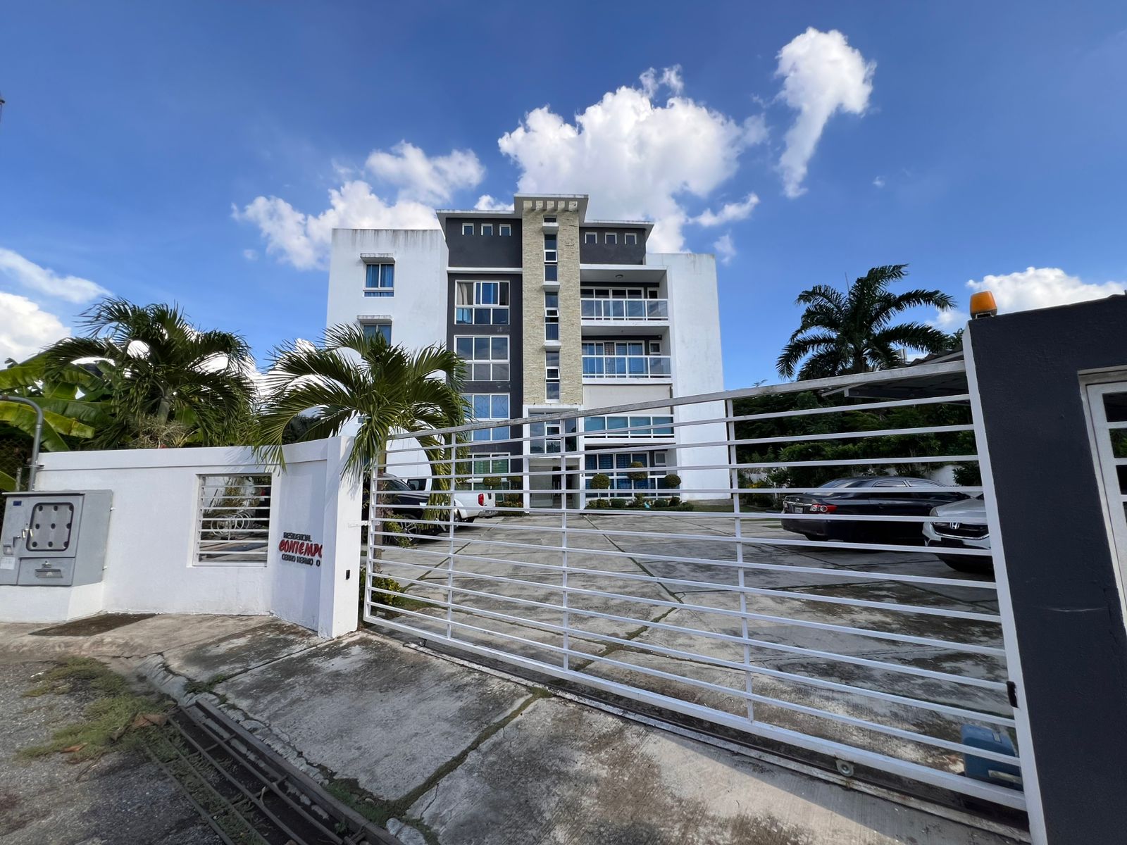 apartamentos - Apartamento con Excelentes Terminaciones, Cerro He