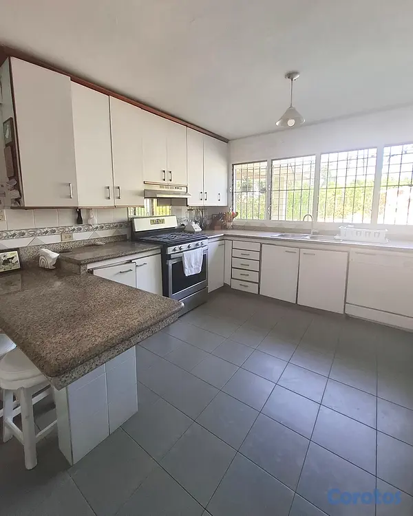 casas - Elegante casa de dos niveles en Altos de Arroyo Hondo II 6