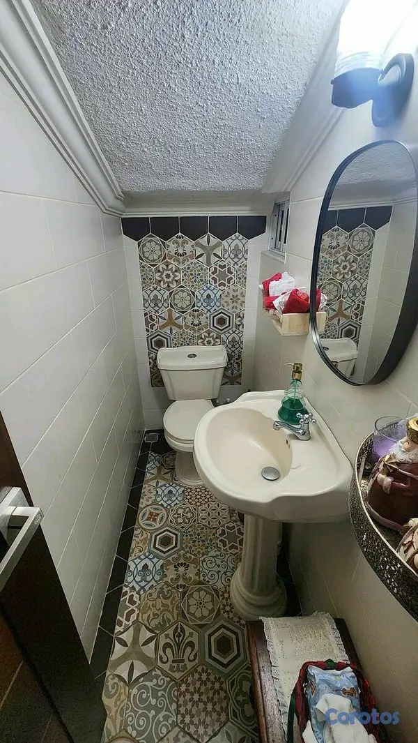 casas - Amplia casa en venta- Los Restauradores  10