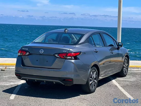 carros - Nissan Versa SV 2021  4