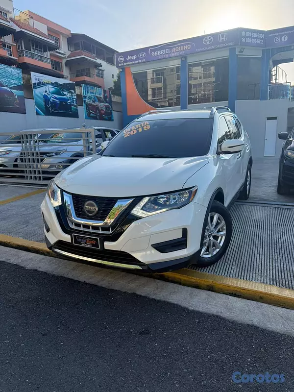 jeepetas y camionetas - Nissan Rogue SV 2019  8