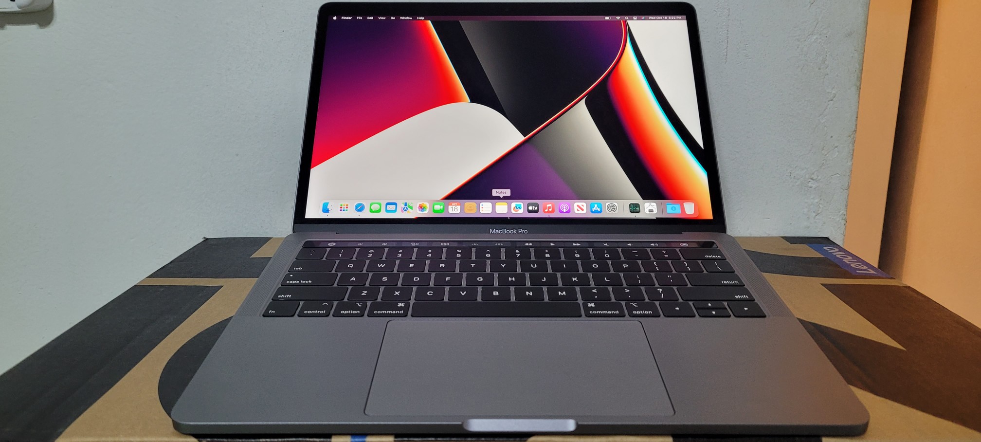 computadoras y laptops - Macbook Pro Retina de 13.3 Pulg Core i7 Ram 16gb ddr4 Disco 512gb año 2018