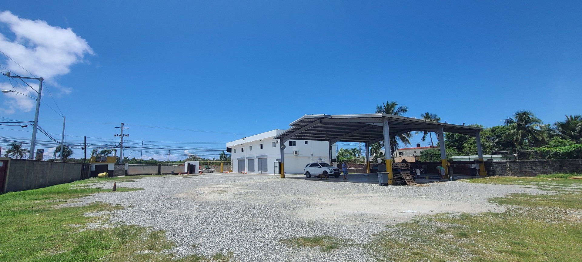 oficinas y locales comerciales - Local comercial en venta y alquiler en La Caleta, Boca Chica de 690m2 7